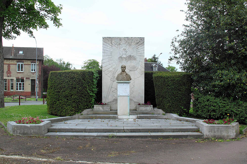 Monument Maarschalk Foch #1