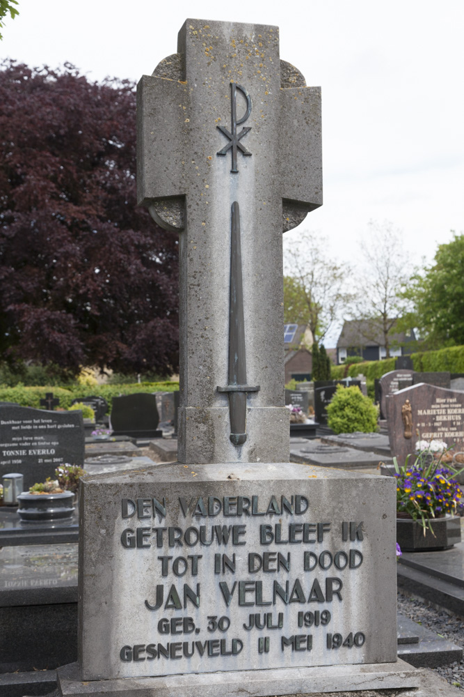 Dutch War Graves Roman Catholic Cemetery Tubbergen #4