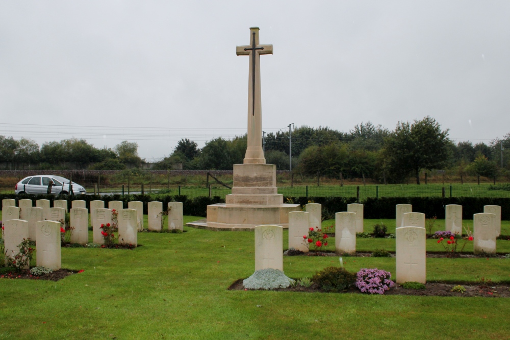 Commonwealth War Cemetery Le Grand Beaumart #5