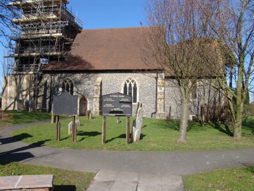 Commonwealth War Grave St Nicholas Churchyard