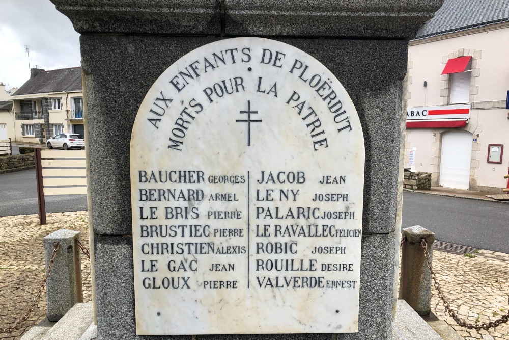 War Memorial Ploërdut #3
