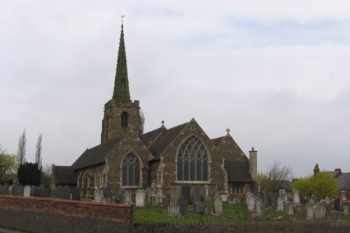 Oorlogsgraven van het Gemenebest St. Simon and St. Jude Churchyard