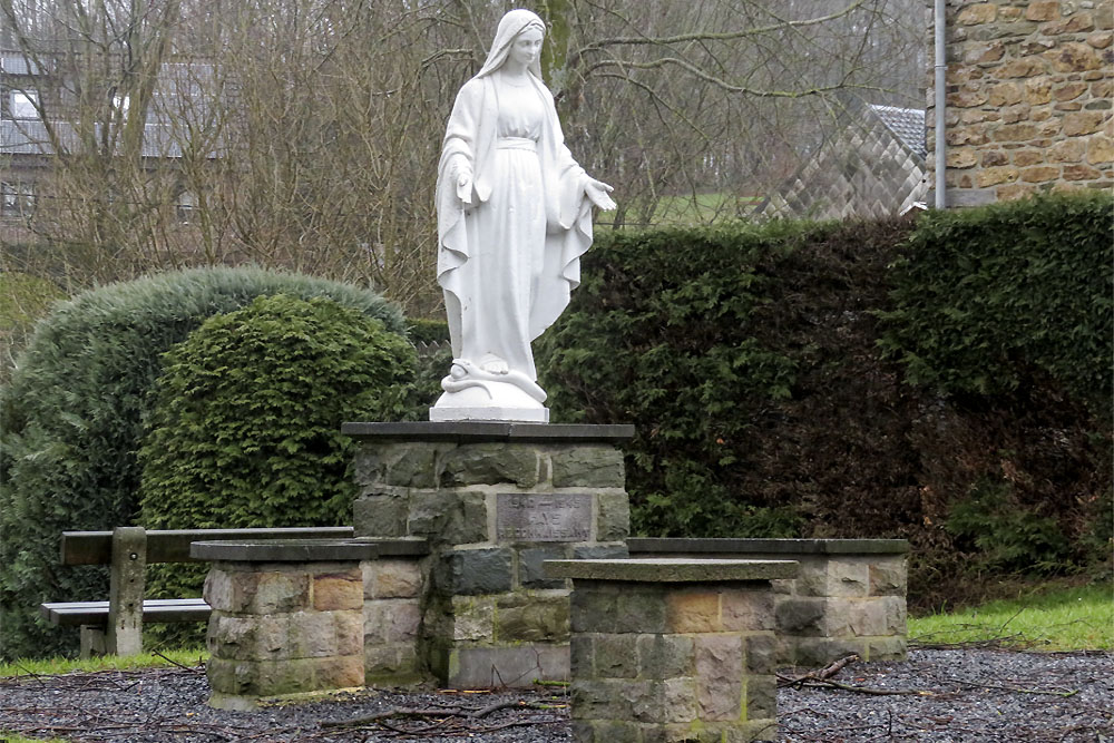 War Memorial Fays