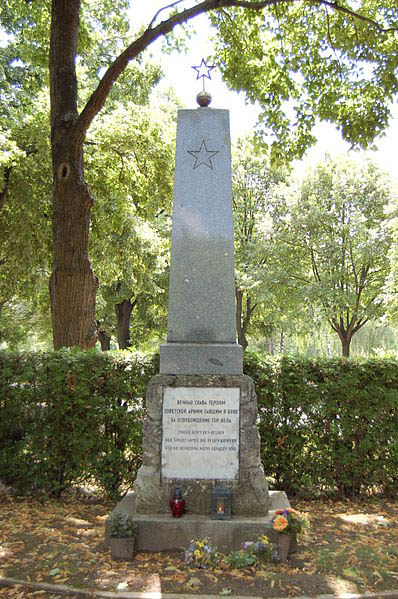Soviet War Graves Stammersdorf #2
