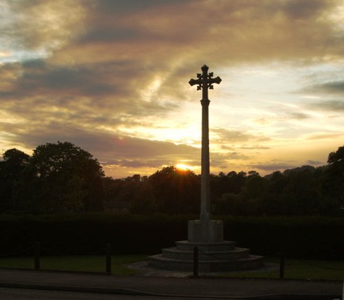 Oorlogsmonument Oxted #1