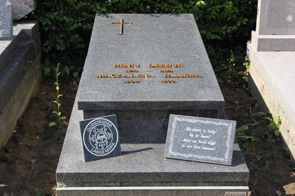 Belgian Graves Veterans Langemark #5