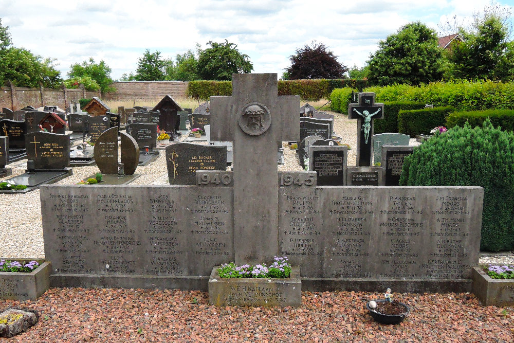 War Memorial and Collective Grave Koningsbosch