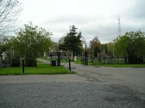 Commonwealth War Graves St. Michel de Sillery Cemetery