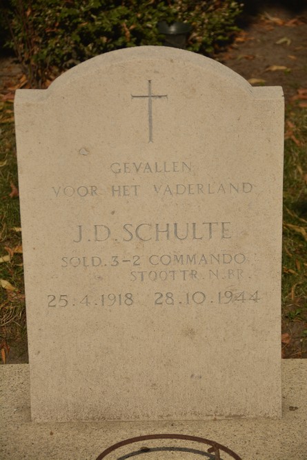 Dutch War Grave Roman Catholic Cemetery Steensel #1