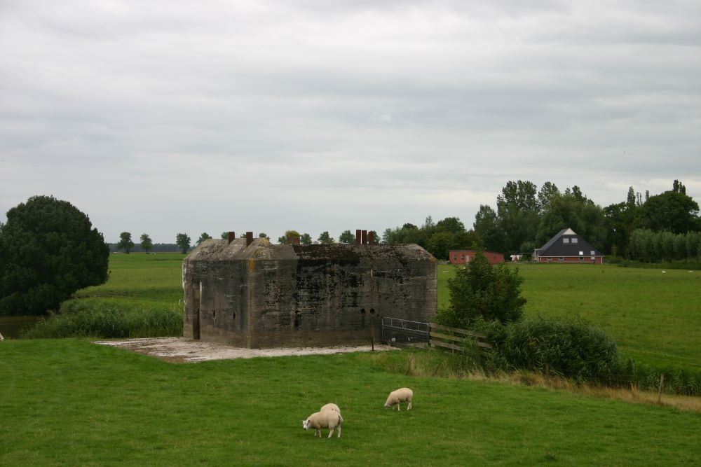 Duitse Bunker M383 Einheitsmaschinenraum #3