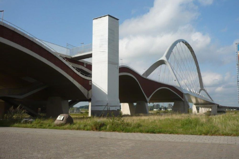 Liberation Route Marker 17