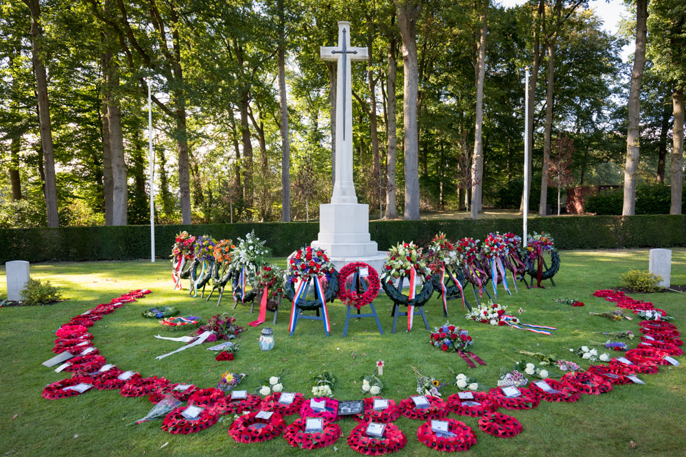 Commonwealth War Cemetery Arnhem Oosterbeek #4