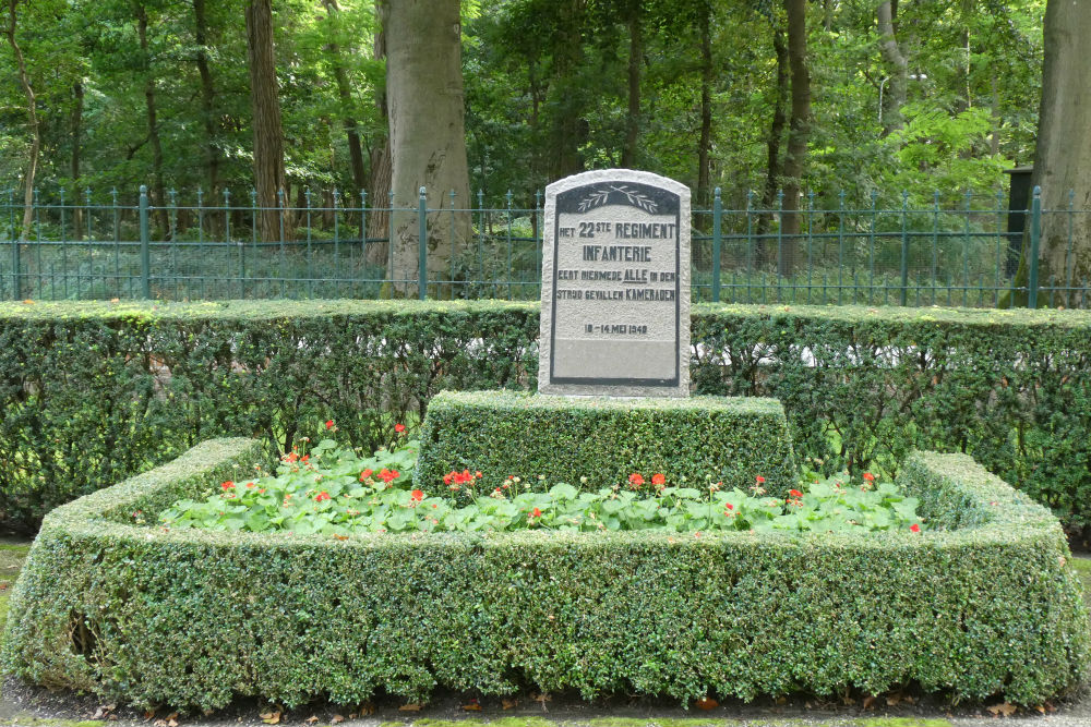 Monument 22e Regiment Infanterie Nederlandse Militair Ereveld Grebbeberg #3