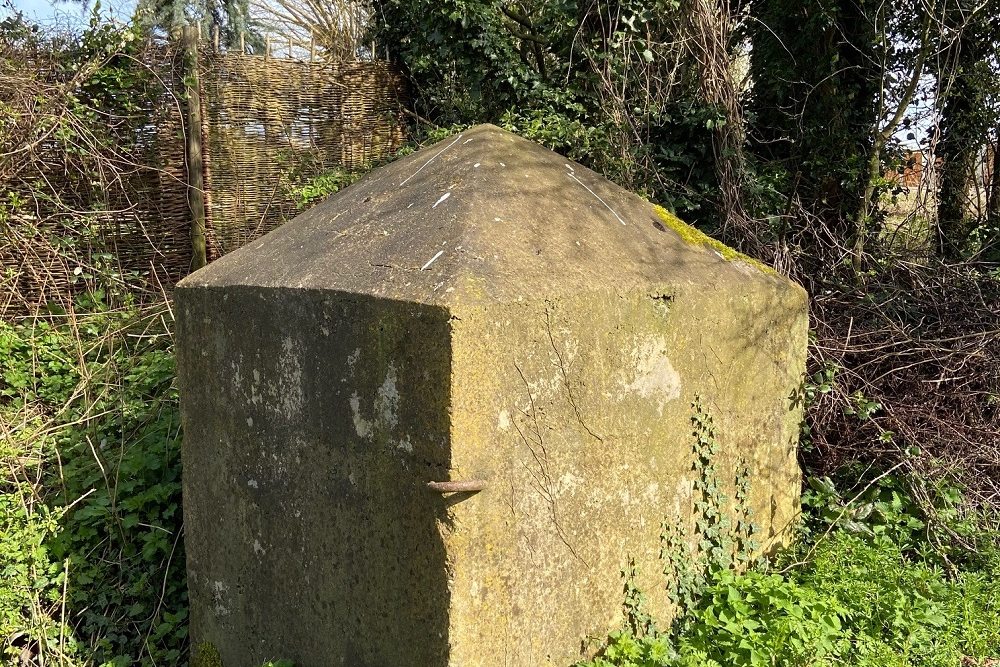 GHQ-line anti tank gate Semington #5