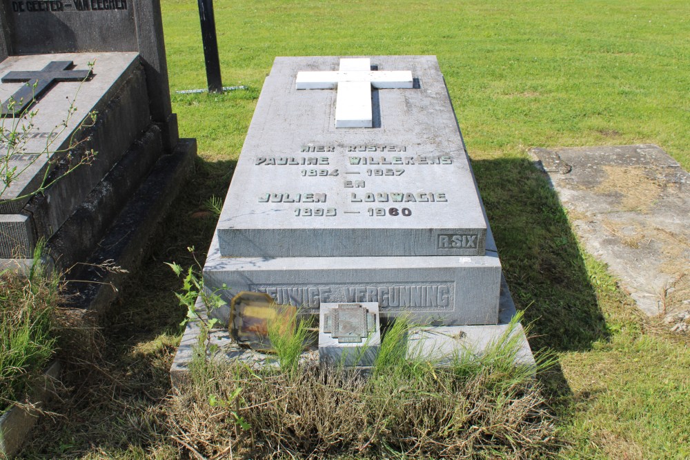 Belgian Graves Veterans Uitkerke #2