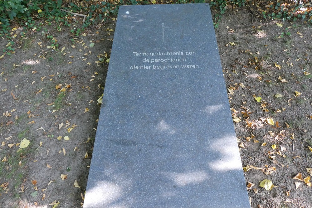 Dutch War Grave Roman Catholic Cemetery #4