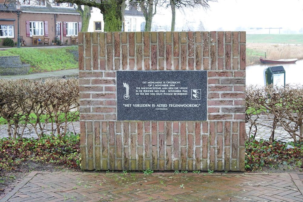 Oorlogsmonument Hooge Zwaluwe #2