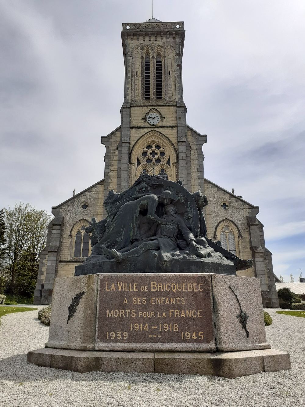 Oorlogsmonument Bricquebec #3