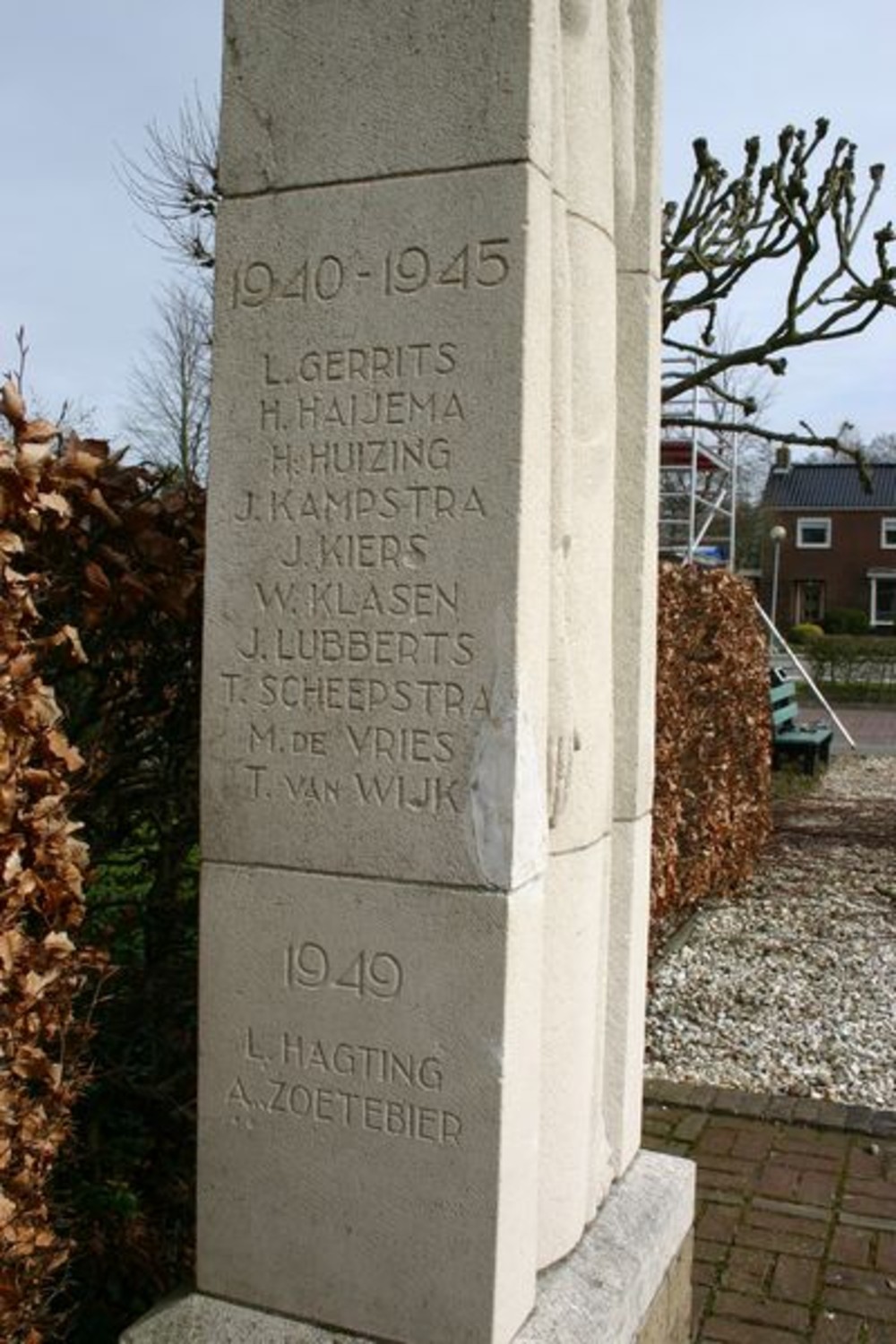 War Memorial Vries #5