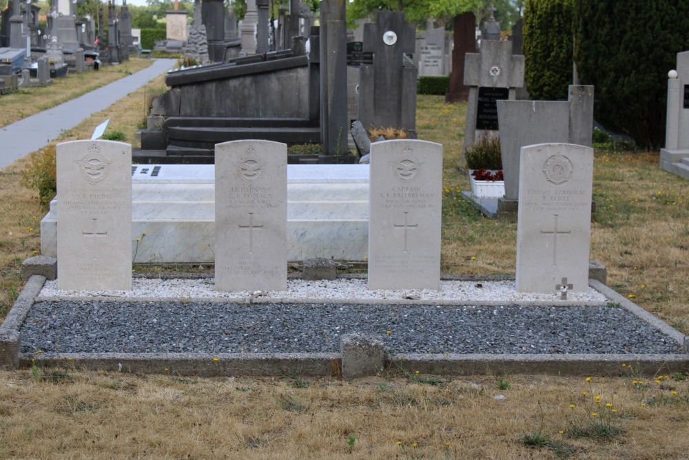 Commonwealth War Graves Ruddervoorde #1