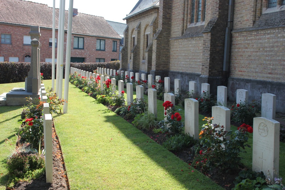 Oorlogsgraven van het Gemenebest Zuidschote Churchyard #2