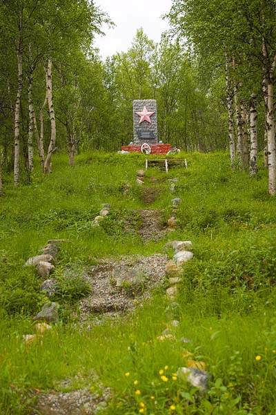 Mass Grave Soviet Soldiers Klip Yavr