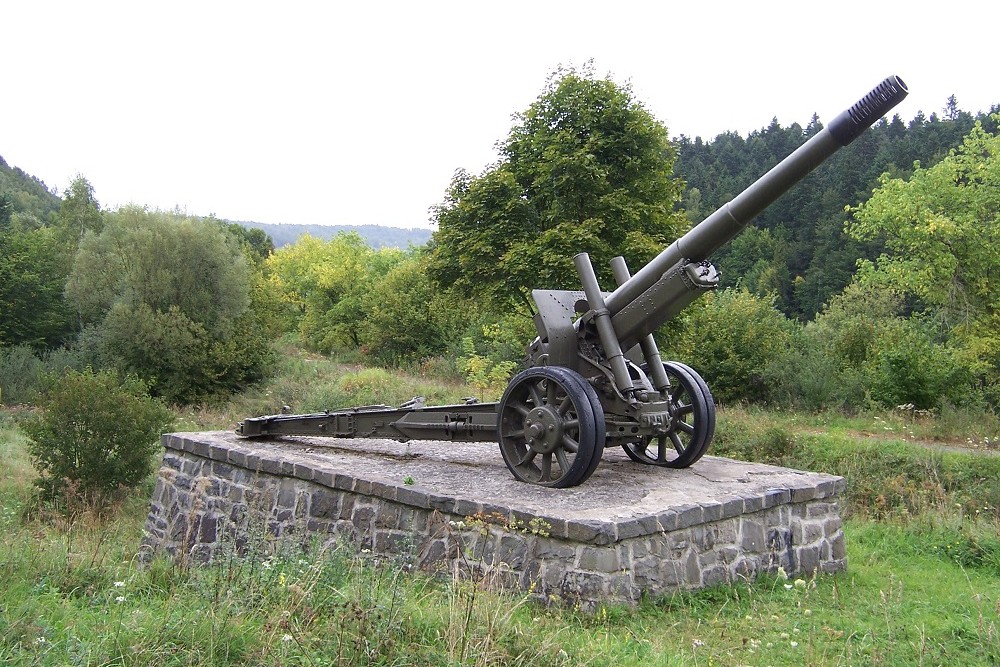 ML-20 152 mm Howitzer Vyn Komrnik #1