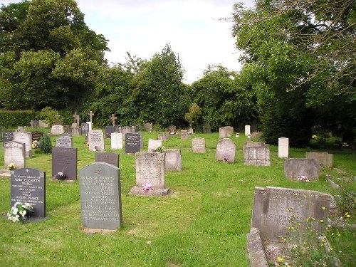 Commonwealth War Graves St Thomas of Canterbury Churchyard Extension