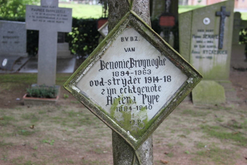 Belgian Graves Veterans Gijverinkhove #1