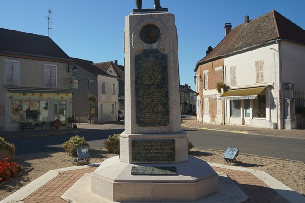 Monument Gevallenen Beide Wereldoorlogen Pierre-de-Bresse #4