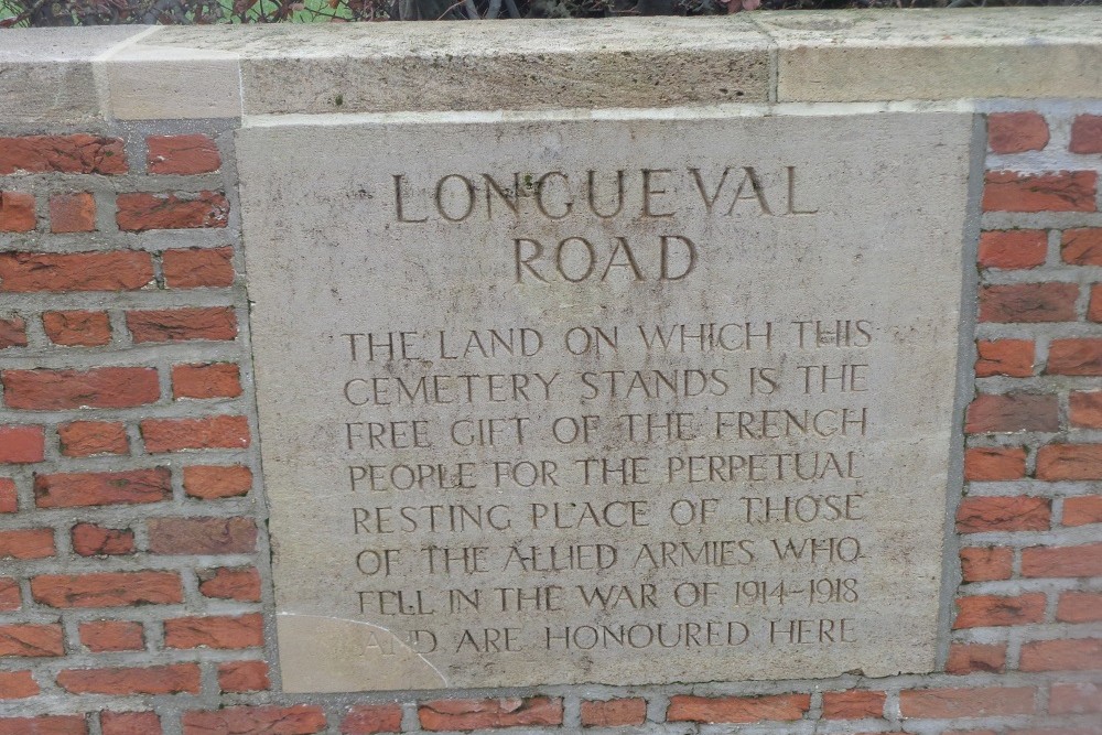 Commonwealth War Cemetery Longueval Road #3