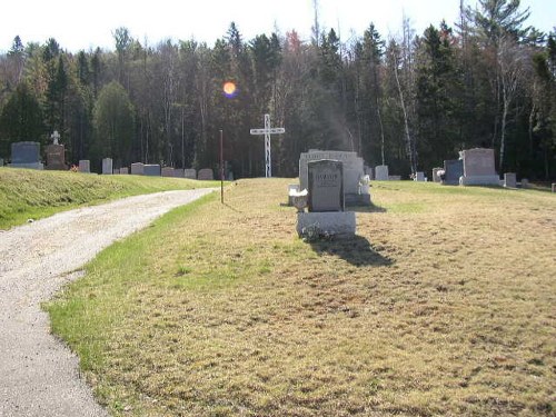 Commonwealth War Grave Sainte-Marguerite-du-Lac-Masson Cemetery