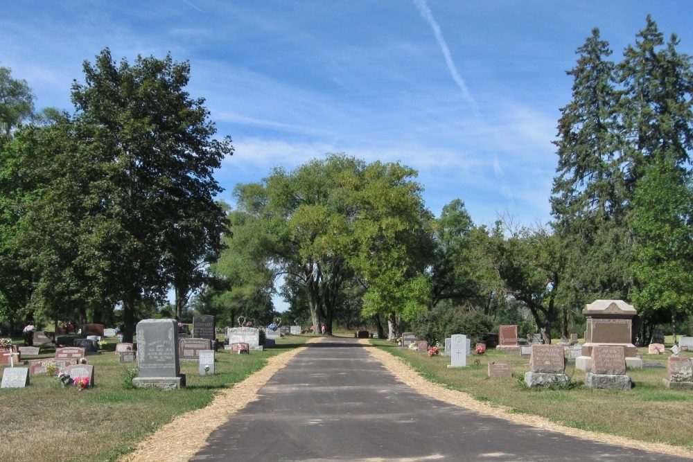 Commonwealth War Graves Big Falls Cemetery #1