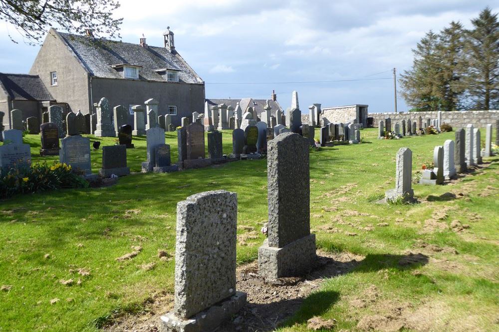 Commonwealth War Graves Kinnellar Parish Churchyard #1