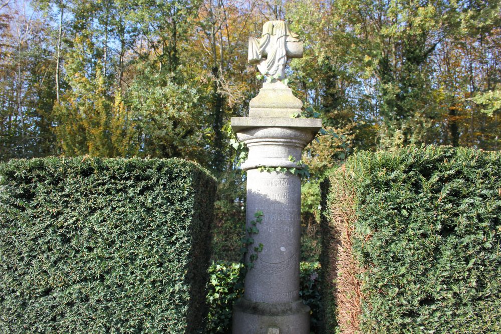 War Memorial Cemetery Elversele #2