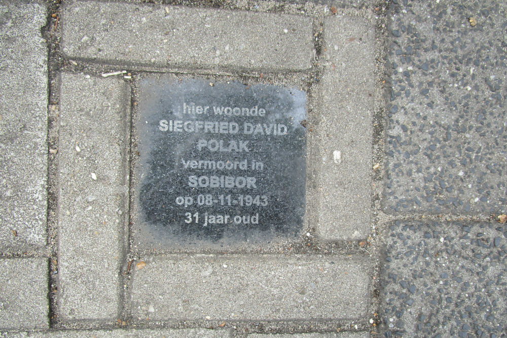 Memorial Stone Snouckaertlaan 20 (now 62) #1