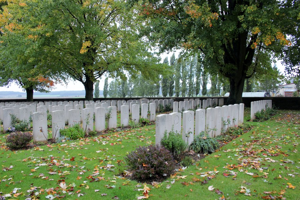Commonwealth War Cemetery La Chaudiere #4