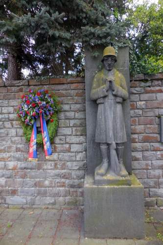 War Memorial Bornheim #2
