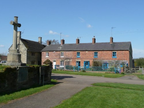 Oorlogsmonument Abthorpe #1