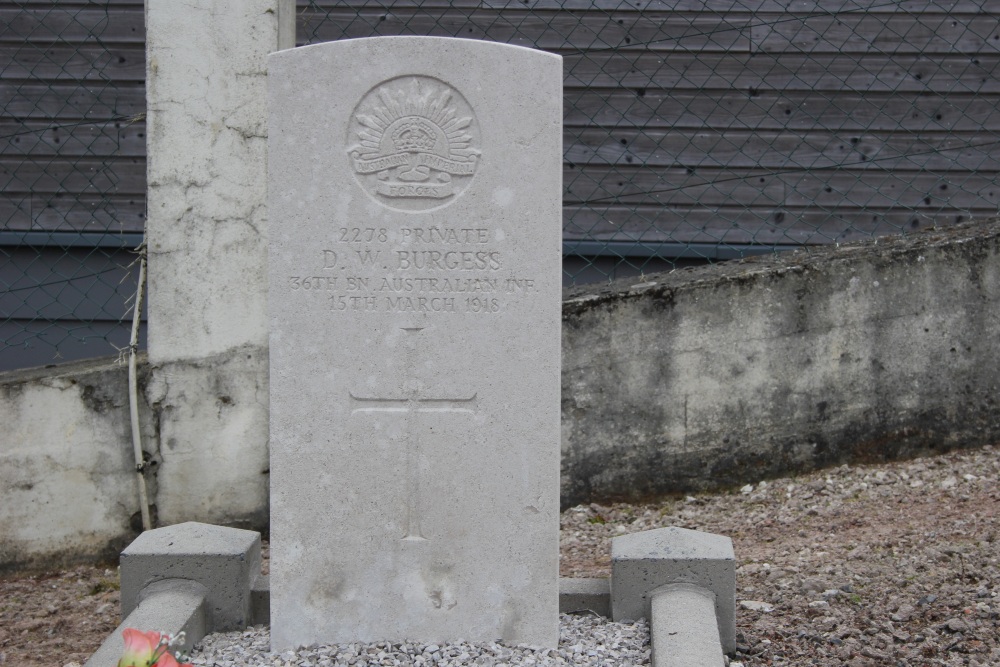 Commonwealth War Grave Escuilles #3