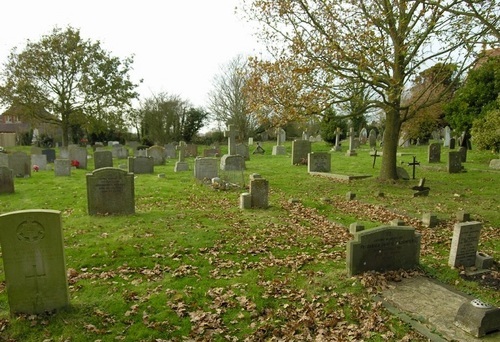 Oorlogsgraven van het Gemenebest St Mary and St Peter Churchyard #1