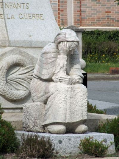 War Memorial Lavaveix-les-Mines #3