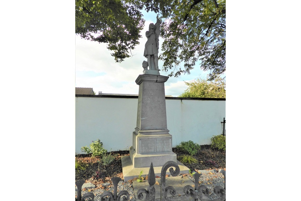 War Memorial Léglise #1