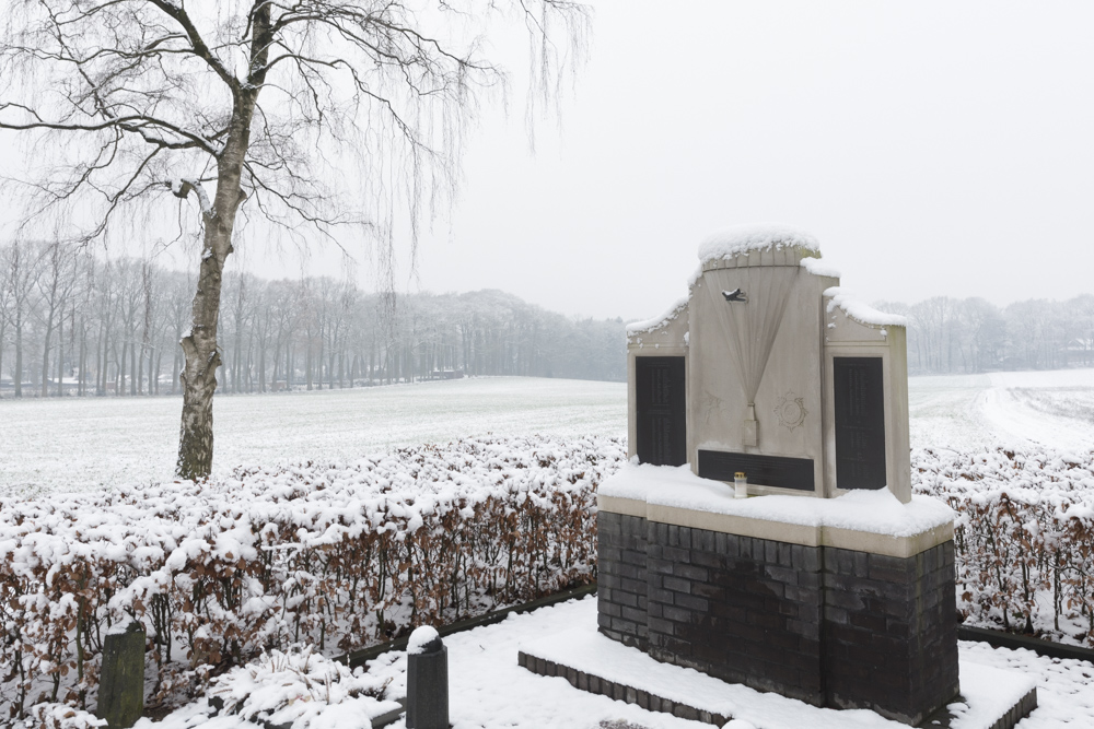 Air Despatch Memorial Oosterbeek #3