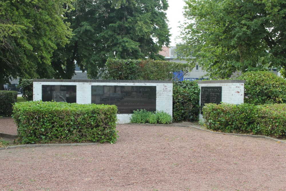 Oorlogsmonument Petegem-aan-de-Leie #1