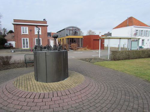 Beeldhouwwerk Polenplein Ruiselede