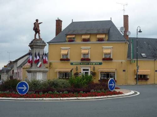 Oorlogsmonument Thorigne-sur-due #1