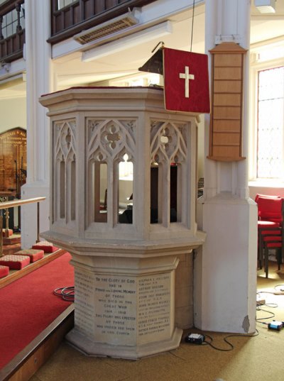 Oorlogsmonument St. Michael and All Angels Church