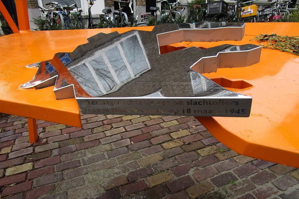 Monument Inslag V1 Treubstraat hoek Kerdijkstraat #2
