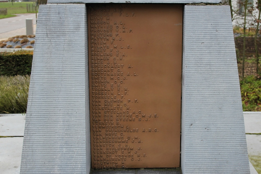 Monument 4de/24 ste Linie Regiment Halen #3